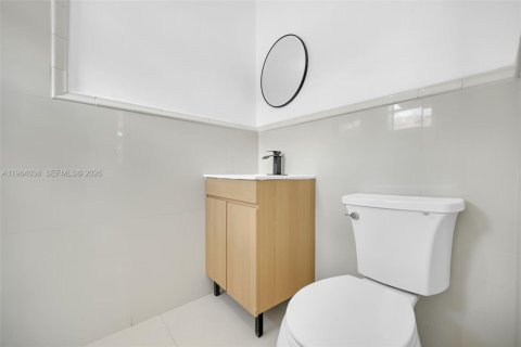 Casa en alquiler en Miami, Florida, 2 dormitorios, 116.13 m2 № 2026640 - foto 7