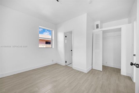 Casa en alquiler en Miami, Florida, 2 dormitorios, 116.13 m2 № 2026640 - foto 6