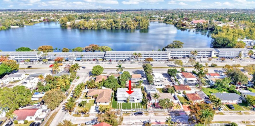Casa en Miami, Florida 2 dormitorios, 116.13 m2 № 2026640