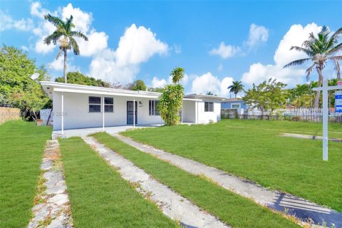 Casa en alquiler en Miami, Florida, 2 dormitorios, 116.13 m2 № 2026640 - foto 23