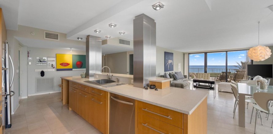 Condo in Palm Beach, Florida, 2 bedrooms  № 2158415