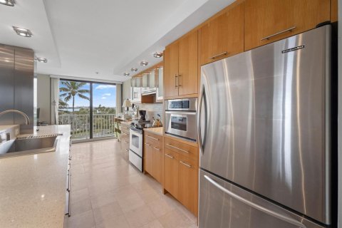 Condo in Palm Beach, Florida, 2 bedrooms  № 2158415 - photo 5
