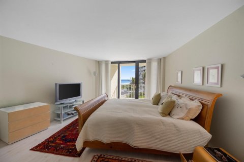 Condo in Palm Beach, Florida, 2 bedrooms  № 2158415 - photo 12