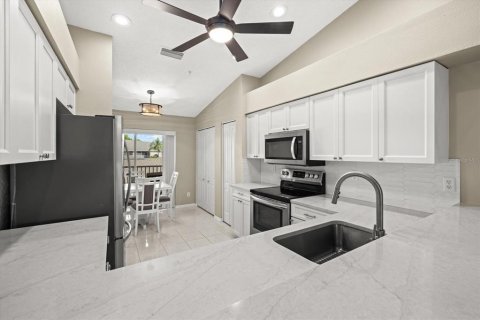 Condo in Sarasota, Florida, 2 bedrooms  № 2225369 - photo 6
