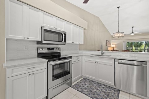 Condo in Sarasota, Florida, 2 bedrooms  № 2225369 - photo 3
