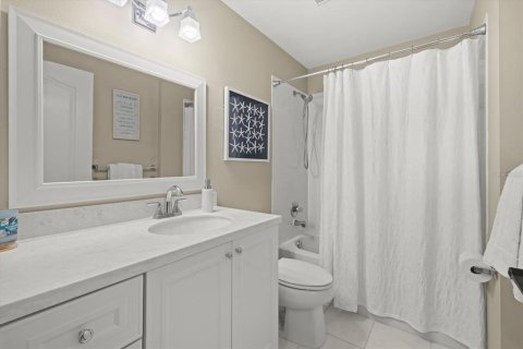 Condo in Sarasota, Florida, 2 bedrooms  № 2225369 - photo 23