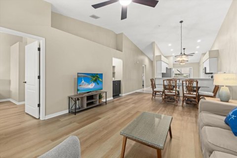 Condo in Sarasota, Florida, 2 bedrooms  № 2225369 - photo 9