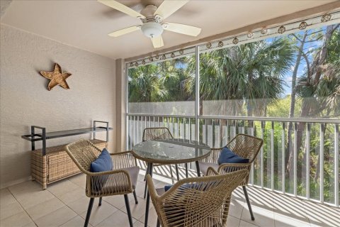 Condo in Sarasota, Florida, 2 bedrooms  № 2225369 - photo 13