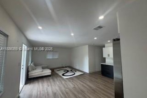 Villa ou maison à louer à Fort Lauderdale, Floride: 1 chambre, 109.25 m2 № 2169615 - photo 3