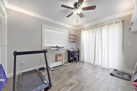Casa en venta en Miami, Florida, 3 dormitorios, 236.71 m2 № 1942044 - foto 28