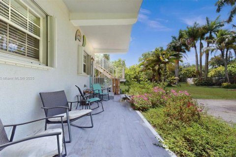 Casa en venta en Miami, Florida, 3 dormitorios, 236.71 m2 № 1942044 - foto 7