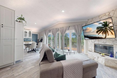 Casa en venta en Miami, Florida, 3 dormitorios, 236.71 m2 № 1942044 - foto 30