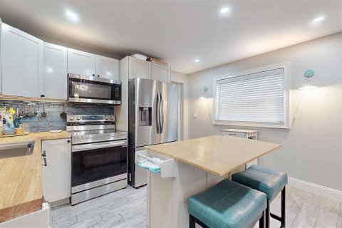 Casa en venta en Miami, Florida, 3 dormitorios, 236.71 m2 № 1942044 - foto 12