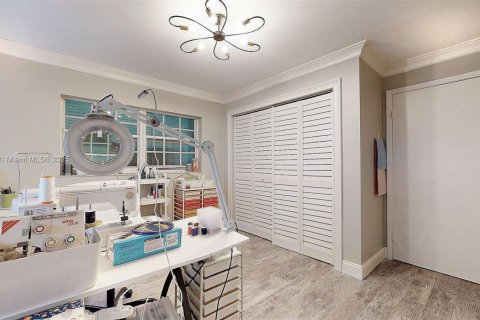 Casa en venta en Miami, Florida, 3 dormitorios, 236.71 m2 № 1942044 - foto 15
