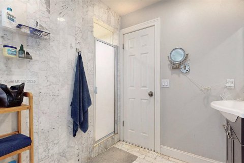 Casa en venta en Miami, Florida, 3 dormitorios, 236.71 m2 № 1942044 - foto 26