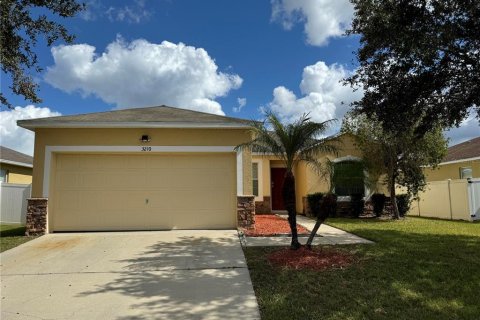 House in Kissimmee, Florida 3 bedrooms, 143.16 sq.m. № 1535214 - photo 1