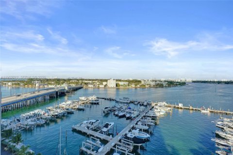 Купить кондоминиум в Норт-Бей-Виллидж, Флорида 2 спальни, 93.37м2, № 2054580 - фото 5