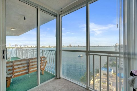 Купить кондоминиум в Норт-Бей-Виллидж, Флорида 2 спальни, 93.37м2, № 2054580 - фото 24