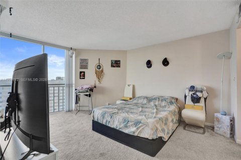 Купить кондоминиум в Норт-Бей-Виллидж, Флорида 2 спальни, 93.37м2, № 2054580 - фото 14