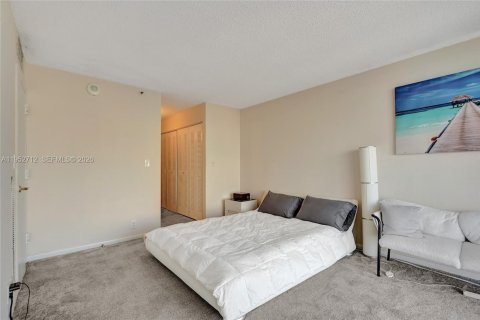 Купить кондоминиум в Норт-Бей-Виллидж, Флорида 2 спальни, 93.37м2, № 2054580 - фото 21