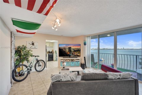 Купить кондоминиум в Норт-Бей-Виллидж, Флорида 2 спальни, 93.37м2, № 2054580 - фото 27