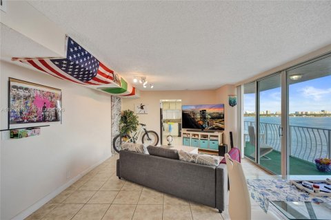 Купить кондоминиум в Норт-Бей-Виллидж, Флорида 2 спальни, 93.37м2, № 2054580 - фото 26