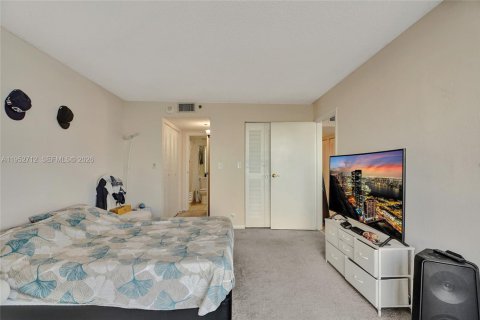 Купить кондоминиум в Норт-Бей-Виллидж, Флорида 2 спальни, 93.37м2, № 2054580 - фото 16