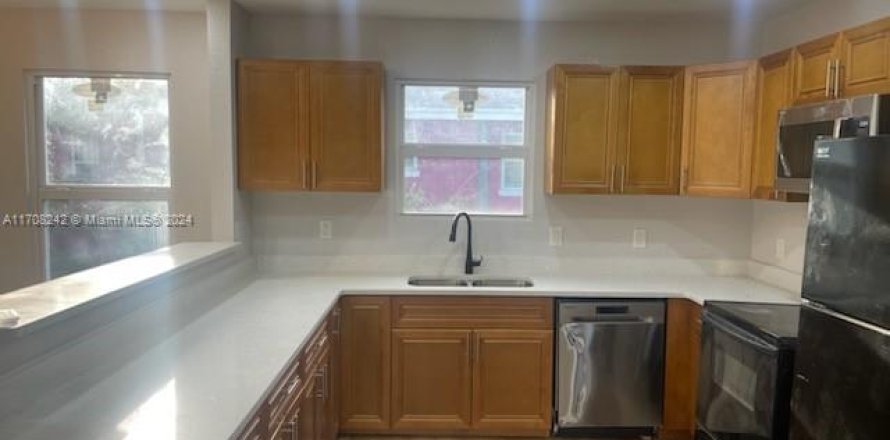 House in Winter Haven, Florida 3 bedrooms, 111.48 sq.m. № 1461071
