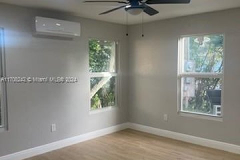 House in Winter Haven, Florida 3 bedrooms, 111.48 sq.m. № 1461071 - photo 4
