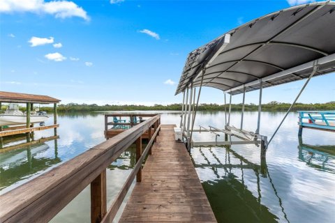 House in Edgewater, Florida 2 bedrooms, 121.14 sq.m. № 2155961 - photo 27