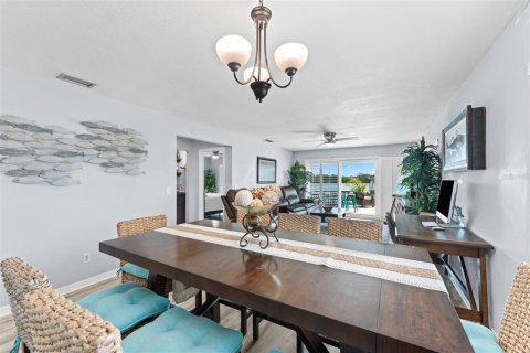 House in Edgewater, Florida 2 bedrooms, 121.14 sq.m. № 2155961 - photo 7
