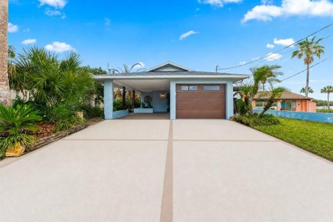 House in Edgewater, Florida 2 bedrooms, 121.14 sq.m. № 2155961