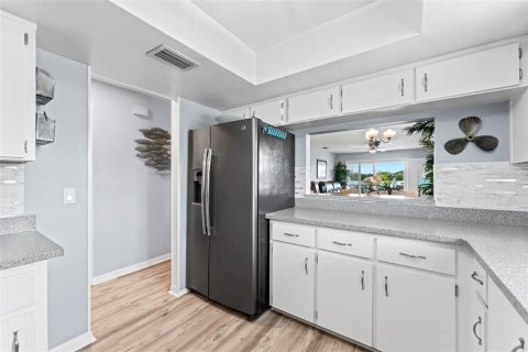 House in Edgewater, Florida 2 bedrooms, 121.14 sq.m. № 2155961 - photo 8