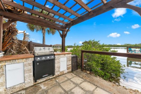 House in Edgewater, Florida 2 bedrooms, 121.14 sq.m. № 2155961 - photo 26