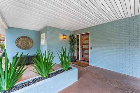 House in Edgewater, Florida 2 bedrooms, 121.14 sq.m. № 2155961 - photo 2