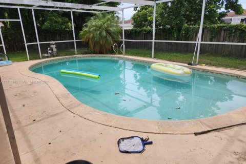 Villa ou maison à vendre à North Miami Beach, Floride: 3 chambres № 1994975 - photo 7