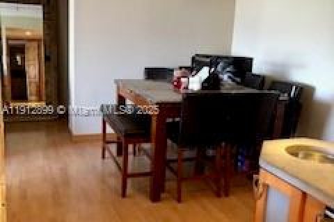 Condo in Miami Beach, Florida, 2 bedrooms № 2060008 - photo 5