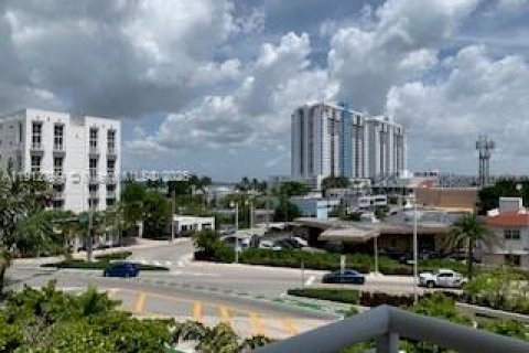 Condo in Miami Beach, Florida, 2 bedrooms  № 2060008