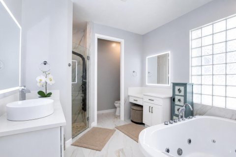 House in West Palm Beach, Florida 3 bedrooms, 182.18 sq.m. № 2177047 - photo 27