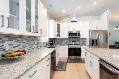 House in West Palm Beach, Florida 3 bedrooms, 182.18 sq.m. № 2177047 - photo 15
