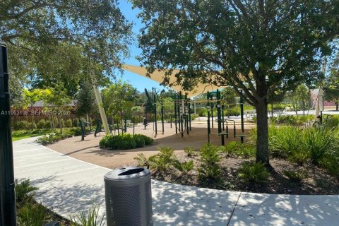 Снять в аренду квартиру в Халландейл-Бич, Флорида 2 спальни, 78.97м2, № 2007534 - фото 10