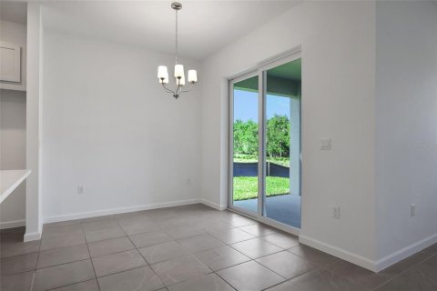 House in Tavares, Florida 4 bedrooms, 148.46 sq.m. № 2152398 - photo 22