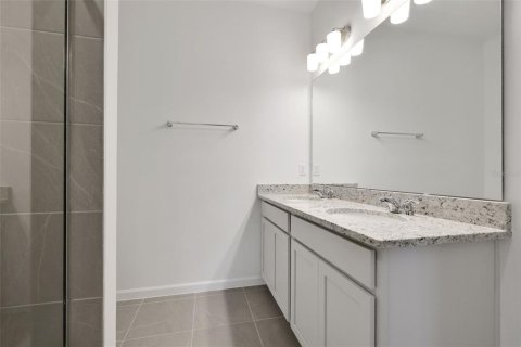 House in Tavares, Florida 4 bedrooms, 148.46 sq.m. № 2152398 - photo 6