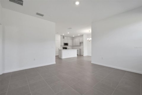 House in Tavares, Florida 4 bedrooms, 148.46 sq.m. № 2152398 - photo 25