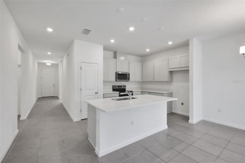 House in Tavares, Florida 4 bedrooms, 148.46 sq.m. № 2152398 - photo 9