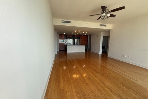Copropriété à louer à Tampa, Floride: 2 chambres, 122.63 m2 № 2434830 - photo 3