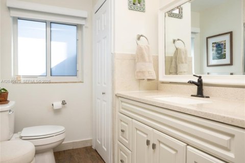 Villa ou maison à vendre à Fort Lauderdale, Floride: 3 chambres, 146.32 m2 № 2086717 - photo 19