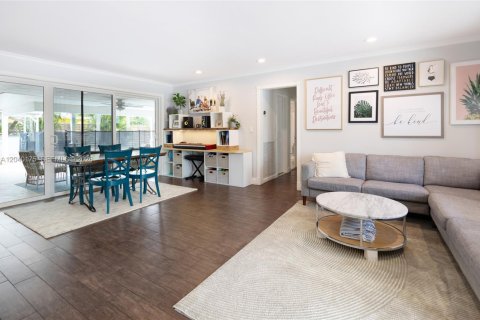 Villa ou maison à vendre à Fort Lauderdale, Floride: 3 chambres, 146.32 m2 № 2086717 - photo 3