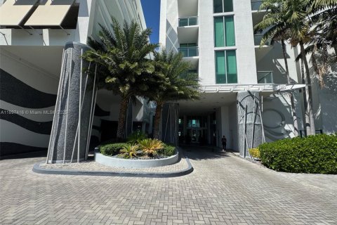 Condominio en venta en North Bay Village, Florida, 2 dormitorios, 103.4 m2 № 1949027 - foto 2