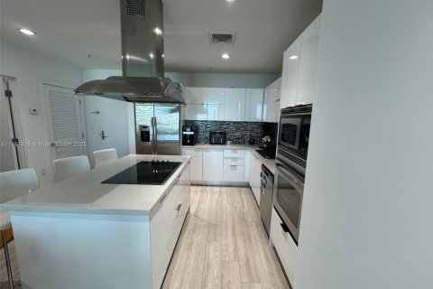 Condominio en venta en North Bay Village, Florida, 2 dormitorios, 103.4 m2 № 1949027 - foto 11